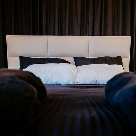 Sunny-hill Lejlighed